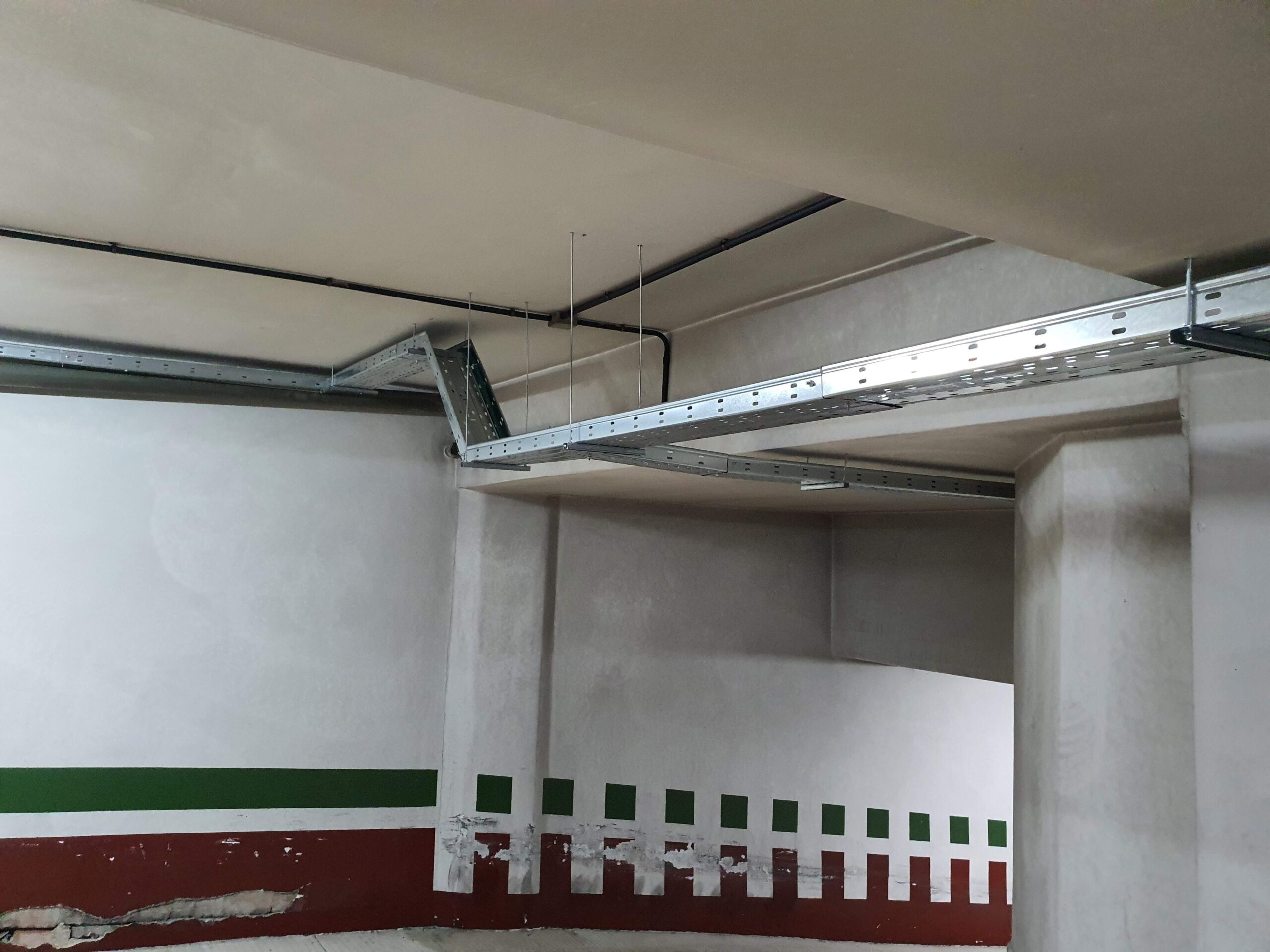 Instalación de punto de recarga para vehículo eléctrico en garaje particular en Pontevedra